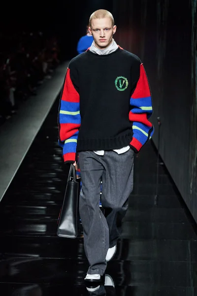 Look 23